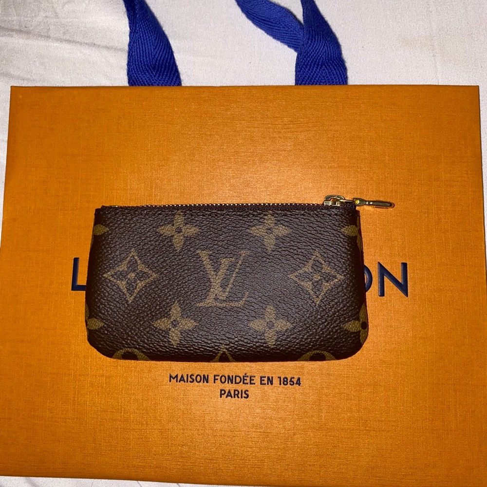 LOUIS VUITTON monogram key pouch - Picture 3 of 7